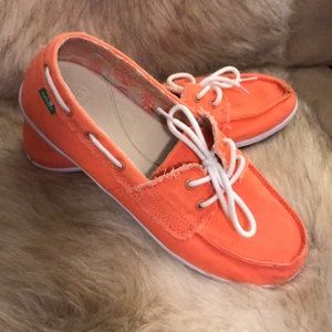 Sanuk Coral slip ons